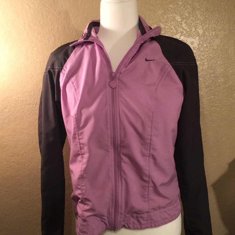 Nike wind breaker